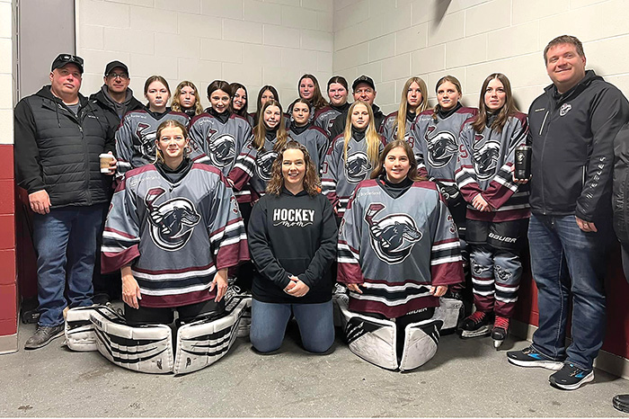 Moosomins U15 Borderland Badgers won silver at the Stars Cup female hockey tournament in Winnipeg in March. They were one of the four local girl hockey teams from Moosomin who attended the event.<br />
